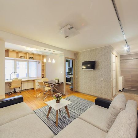 Bright Apartments On Internatsionalnaya 明斯克 外观 照片