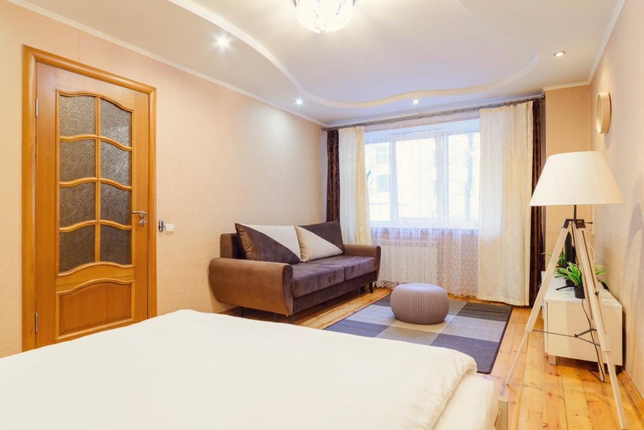 Bright Apartments On Internatsionalnaya 明斯克 外观 照片